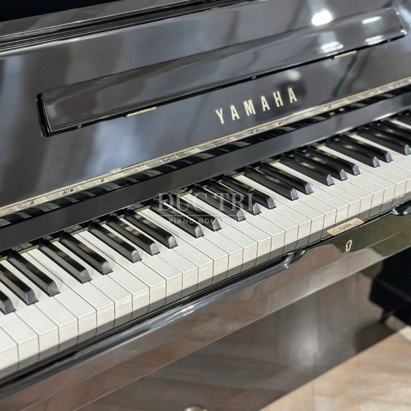 Phím đàn trên đàn Yamaha U2G