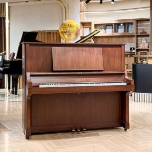 Thiết kế chân đàn của đàn Yamaha W101
