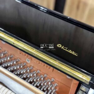 chữ khắc đồng của đàn piano kawai kdx350 đức trí music