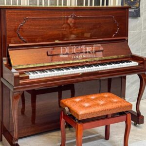 Logo và các phím trên đàn Đàn Piano Yamaha U300MHC