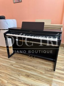 Chân đàn trên đàn Roland Rp701CB