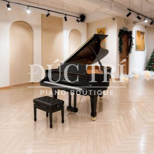 Đàn grand piano Shigeru Kawai SK2 trưng bày tại showroom Đức Trí
