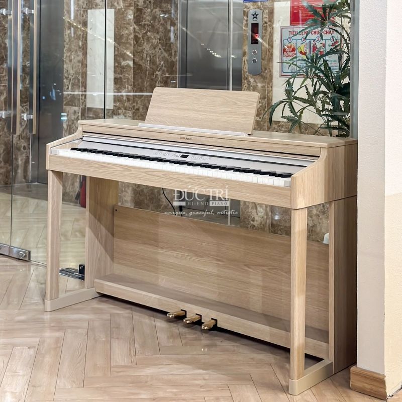 Góc nghiêng Đàn Piano Roland RP701