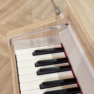 Góc trái bàn phím của Đàn Piano Roland RP701