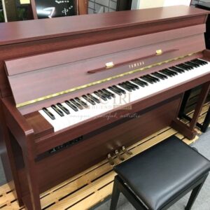 Hình ảnh góc cạnh của Đàn Piano Yamaha DUP5