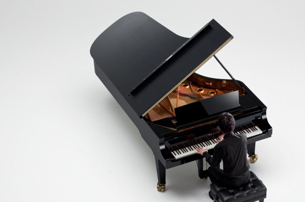 piano yamaha cfx