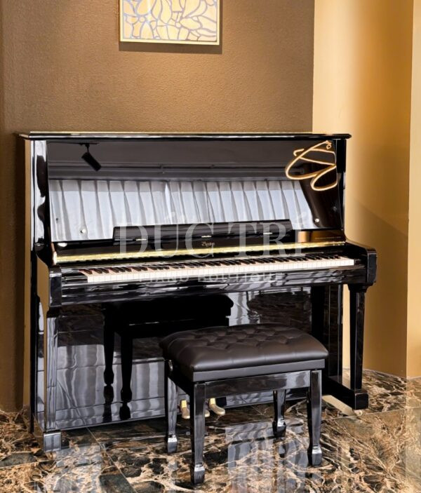 Mặt trước đàn Piano Boston Up-132E