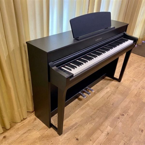 Yamaha CLP-745