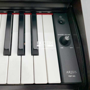 bảng điều khiển Yamaha YDP143