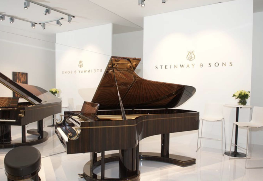 Đàn Steinway Fibonacci  giữ vị trí thứ tư trong danh sách với giá trị ước tính 2.4 triệu USD