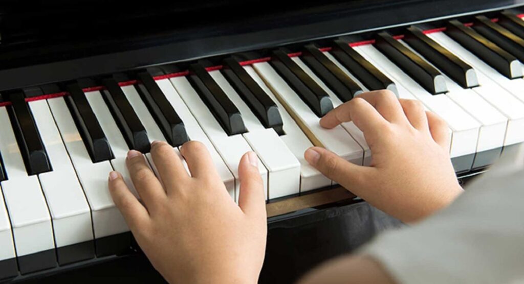 Học piano tại nhà giúp tiết kiệm 