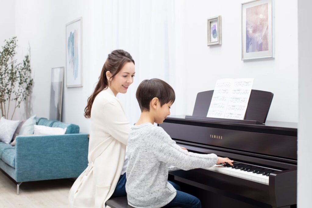 Chơi đàn organ được đánh giá là dễ hơn so với chơi đàn piano và học organ có chơi được piano