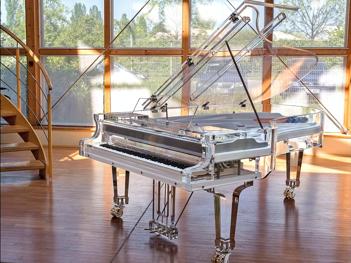 Piano Crystal trong suốt sang trọng, có giá trị nghệ thuật và sưu tầm