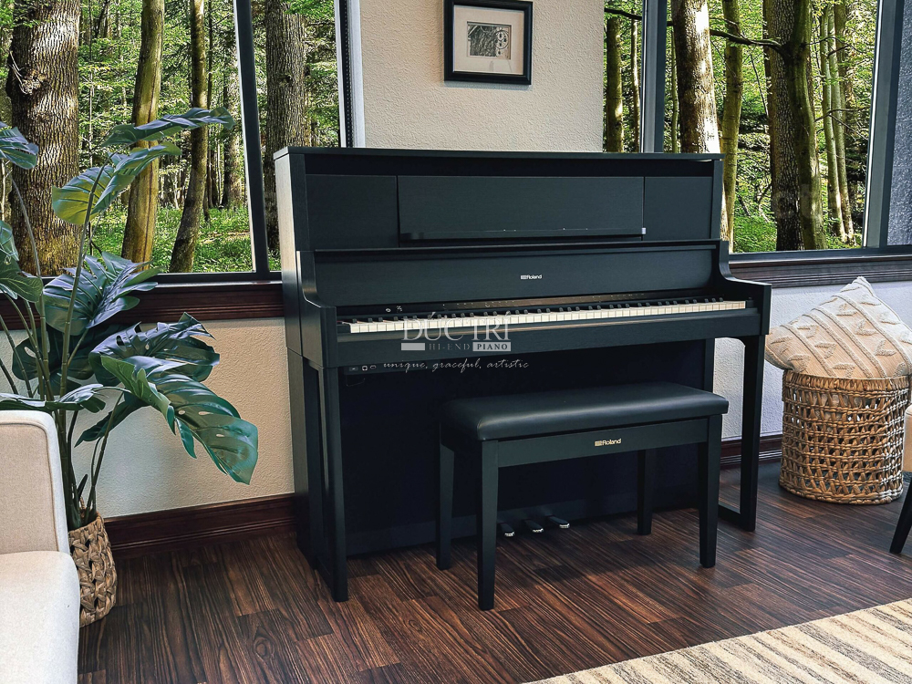 LX708 được trang bị công nghệ PureAcoustic Piano Modeling, mang lại âm thanh phong phú và biểu cảm