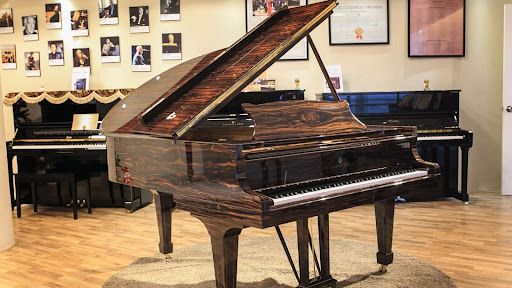 Steinway Macassar là dòng đàn piano cao cấp sử dụng gỗ Macassar Ebony