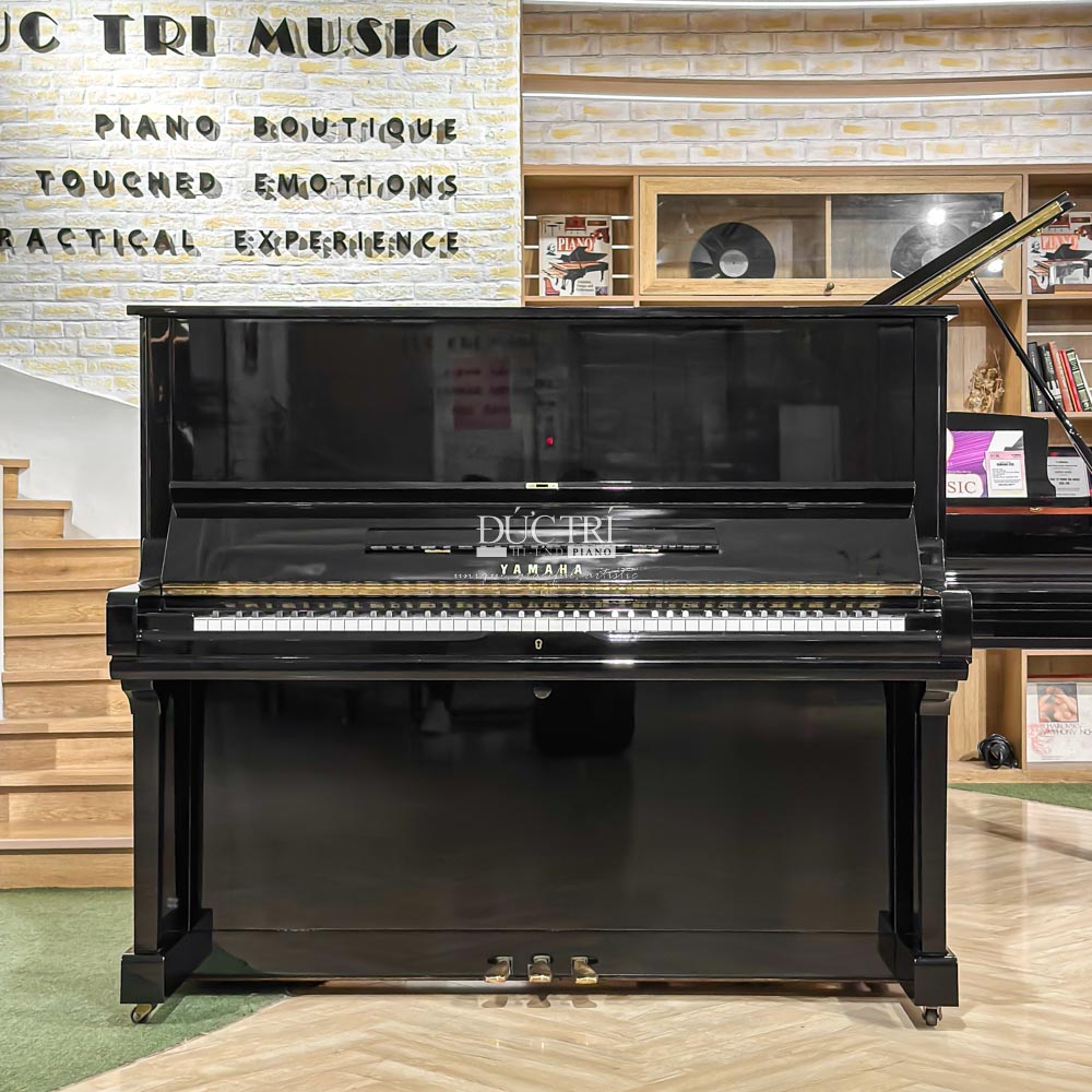  Đàn Upright Piano có khung và dây chạy dọc, vuông góc với bàn phím