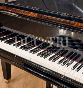 Bàn phím đàn trên đàn Yamaha GC1 Silent