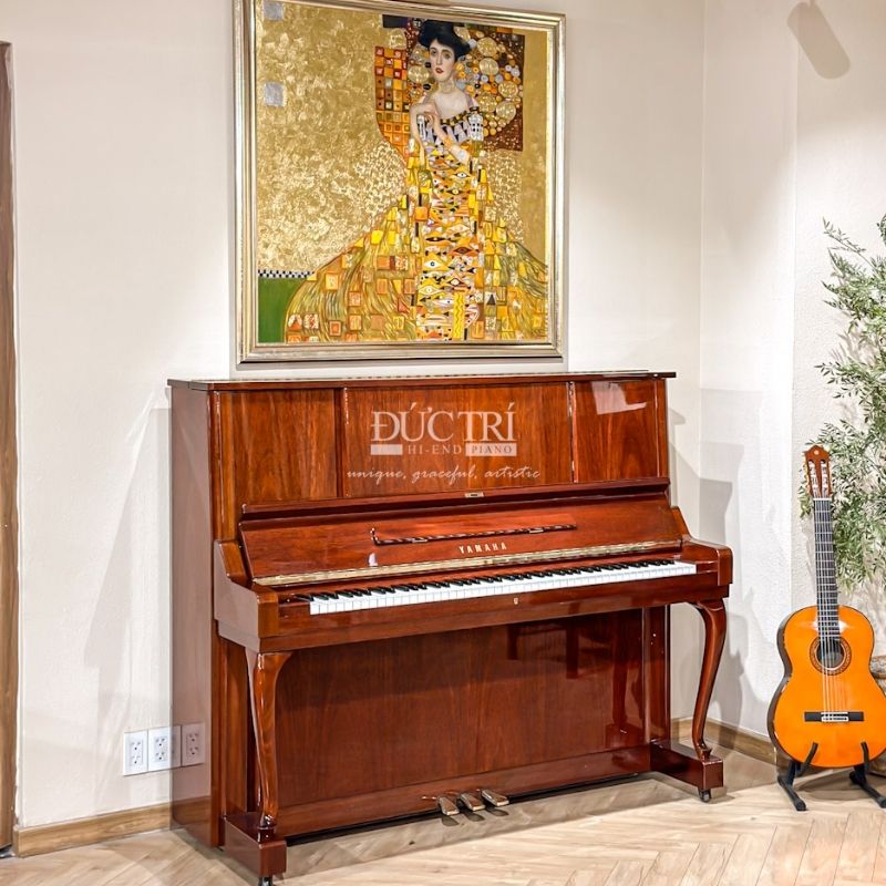 Đàn Piano Yamaha W106 được trưng bày tại Showroom của Piano Đức Trí