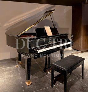 Đàn Yamaha GB1KD được trưng bày tại nhà khách hàng