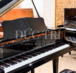 Đàn Yamaha GC1 Silent nhìn từ phía trên