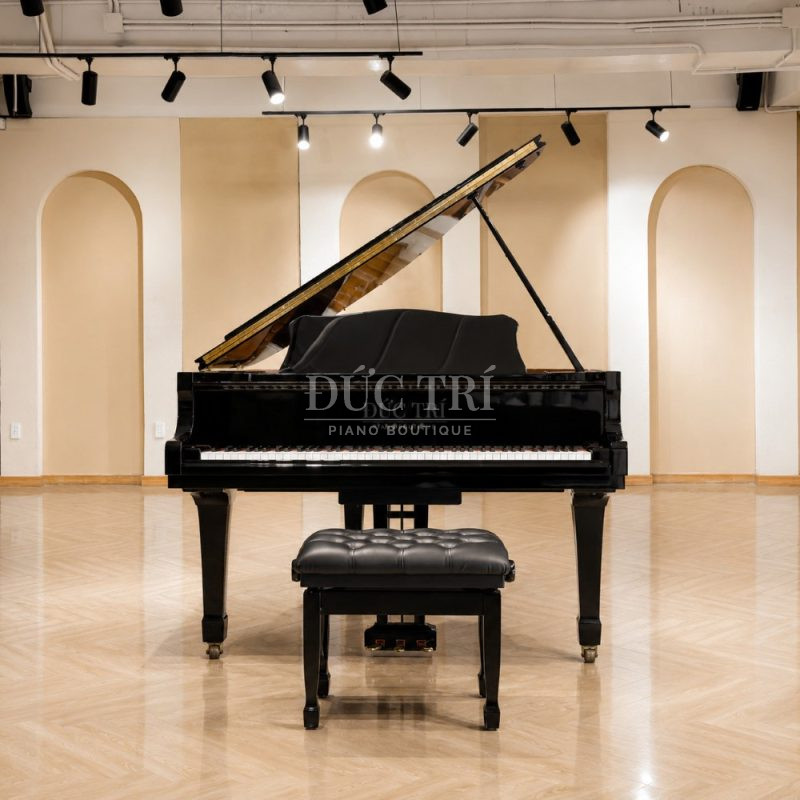 Góc chính diện đàn Yamaha C1