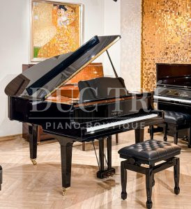 Góc nghiên của đàn Yamaha GC1 Silent