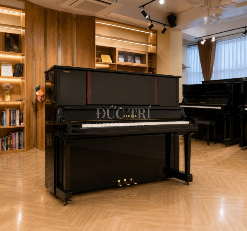 Góc nghiêng đàn Yamaha YU5