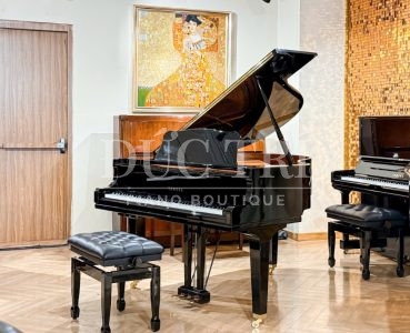 Hệ thống 3 pedal trên đàn Yamaha GC1 Silent