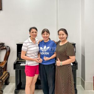 Khách hàng mua đàn Yamaha U1J