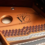 Khung kim loại của Bösendorfer 230VC được sản xuất với công nghệ Vienna Concert Áo