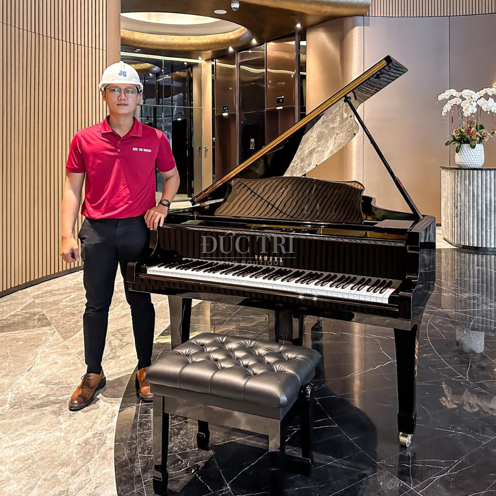 Ky thuat vien cua Duc Tri Piano ban giao dan Yamaha G3 yamaha g3 Kỹ thuật viên của Đức Trí Piano bàn giao đàn Yamaha G3