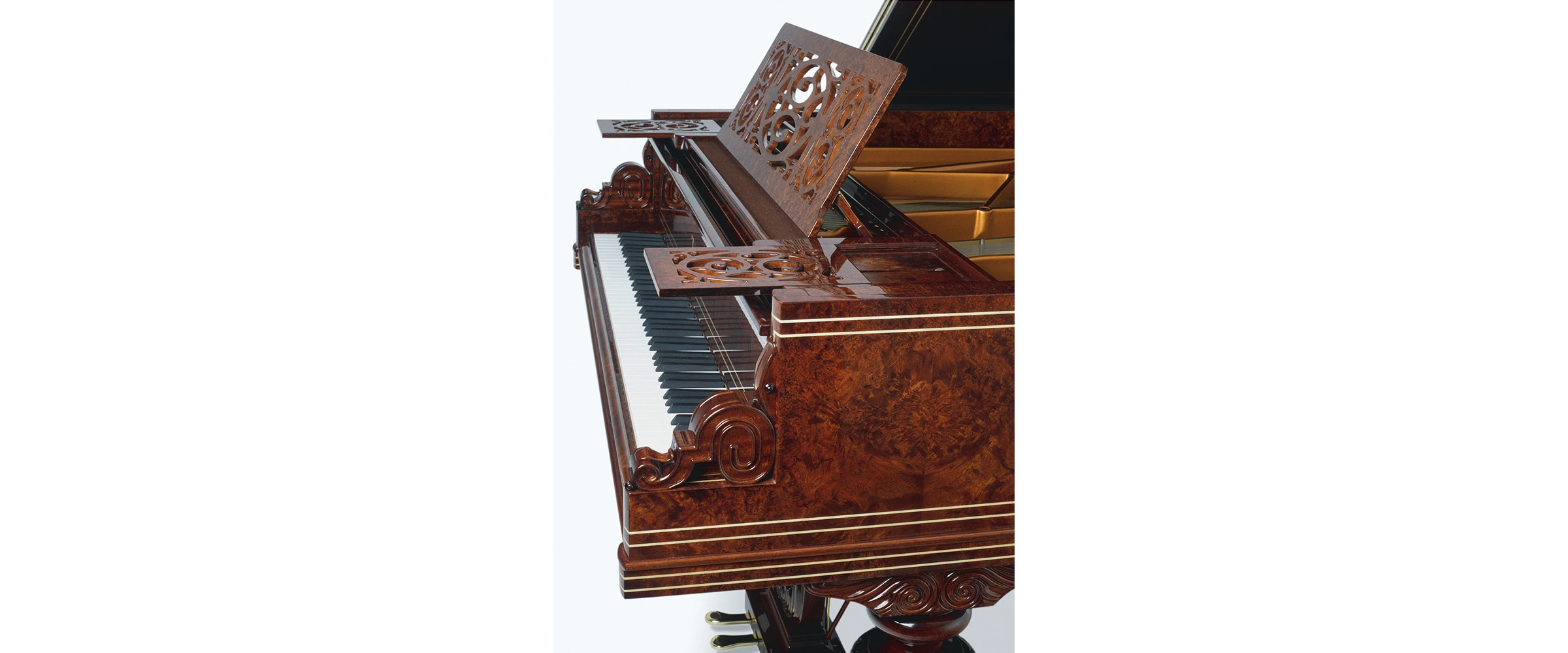 Mặt hông Bösendorfer Vienna sử dụng venners Burl wood