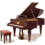 Nhìn chung, đại dương cầm Bösendorfer Chopin có thiết kế cổ điển với tone gỗ tối màu cùng thiết kế tinh giản