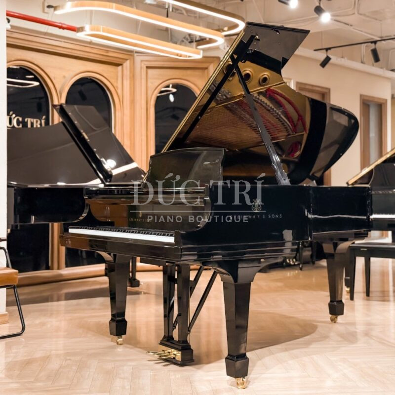 Piano Steinway Sons B 211 dang duoc trung bay tai Showroom Duc Tri Piano Boutique So sánh đàn piano Steinway và Bösendorfer Piano Steinway & Sons B-211 đang được trưng bày tại Showroom Đức Trí Piano Boutique