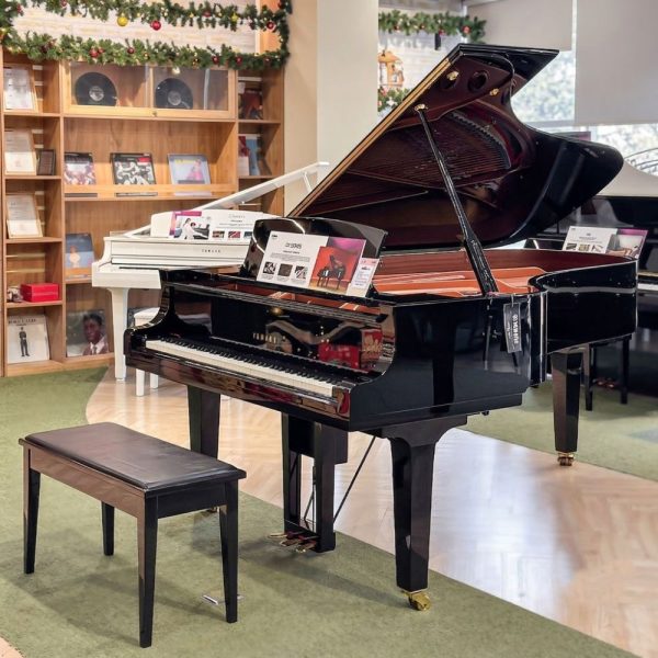 Yamaha C7