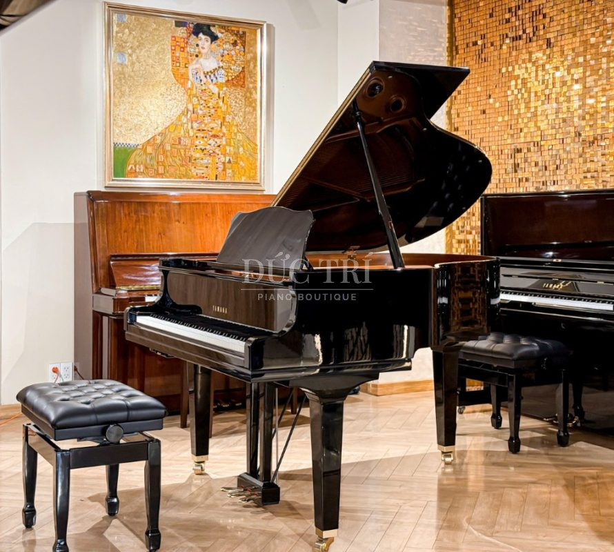 Yamaha GC1 Silent được trưng bày tại Đức Trí Piano Boutique