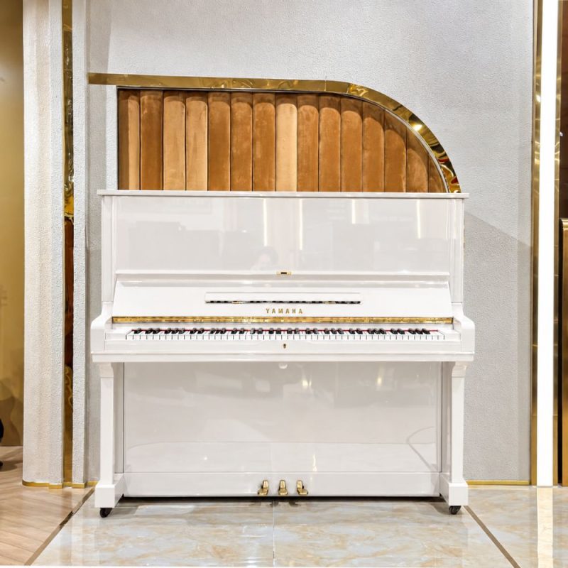 Yamaha U3G màu trắng