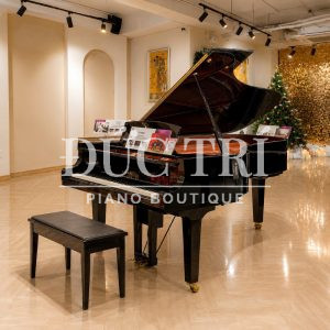 hÌNH ẢNH ĐÀN Yamaha C7 được trung bày tại Đức Trí Piano Boutique