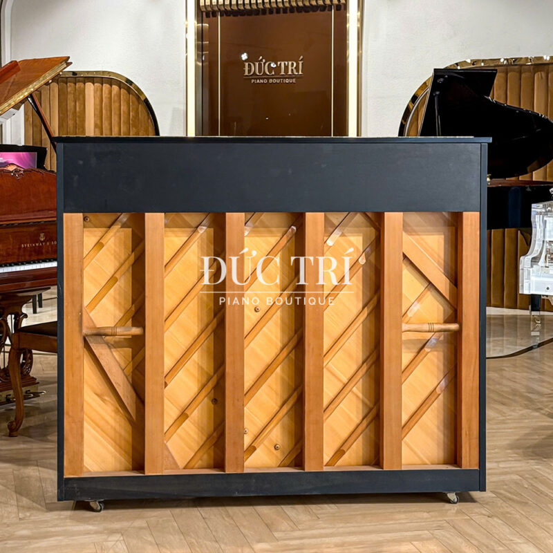 soundboard đàn piano Yamaha YU5