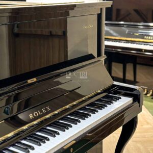 Rolex KR33 thiết kế chân cong