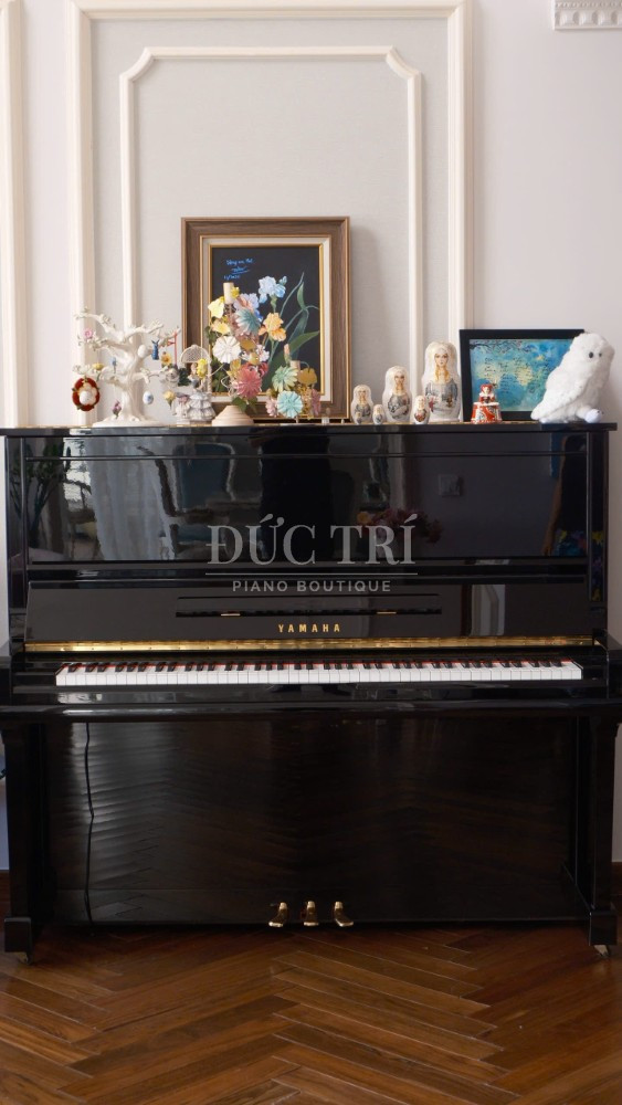 Dan Yamaha U30A duoc trang tri yamaha u30a Đàn Yamaha U30A được trang trí