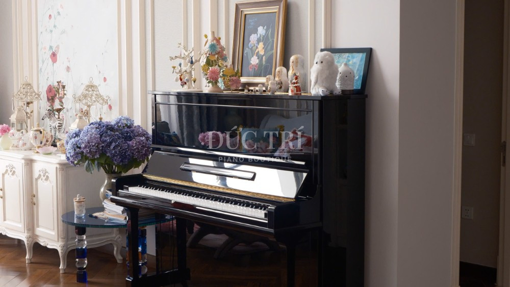 Dan Yamaha U30A va hoa yamaha u30a Đàn Yamaha U30A và hoa