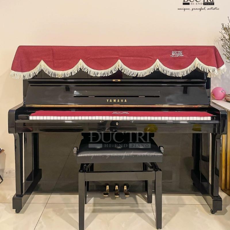 Yamaha U1H được bàn giao và trưng bày tại nhà của khách hàng tại quận 1