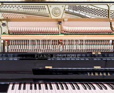 Phím đàn và búa đàn trên đàn Yamaha YUS3