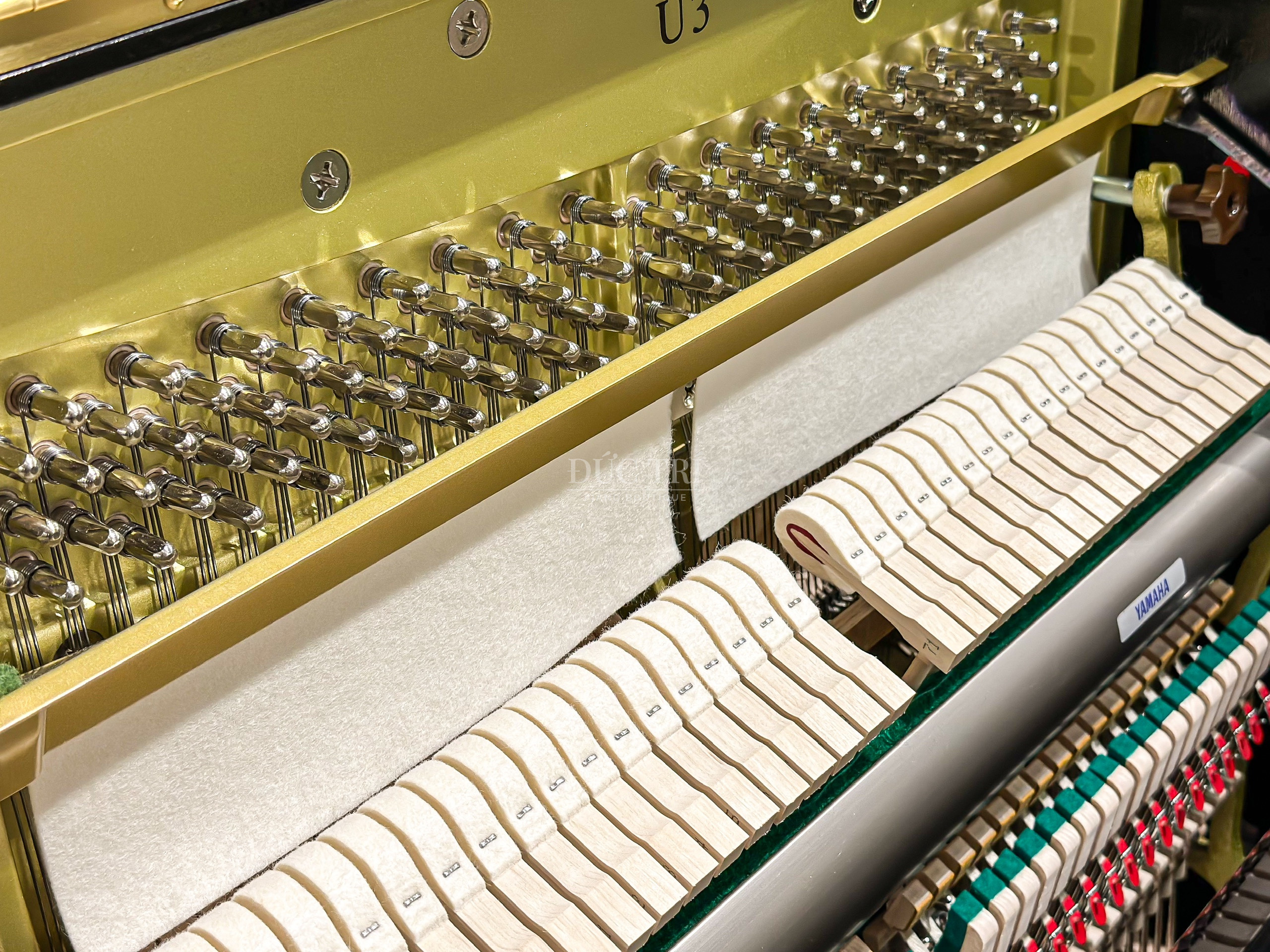 Yamaha U3 4 Soundboard chịu lực tốt & Dây đàn bằng thép chắc chắn