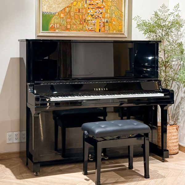 Đàn piano upright Yamaha Ux30Bl