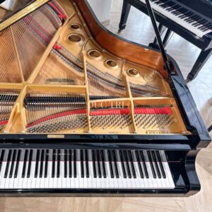 Phía trên nhìn xuống Đàn Piano Kawai GX-5