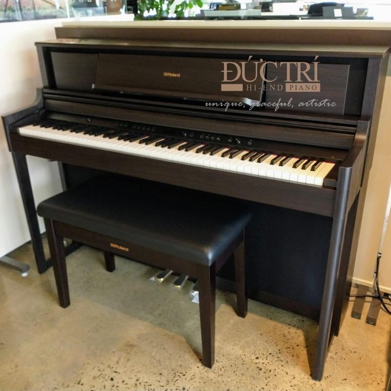 Roland LX705 được bàn giao và trưng bày tại nhà của khách hàng