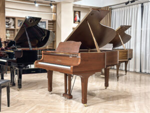 Grand Piano Yamaha G5E Walnut