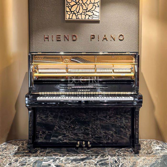 Piano Yamaha U3H khi mở phần khung đàn